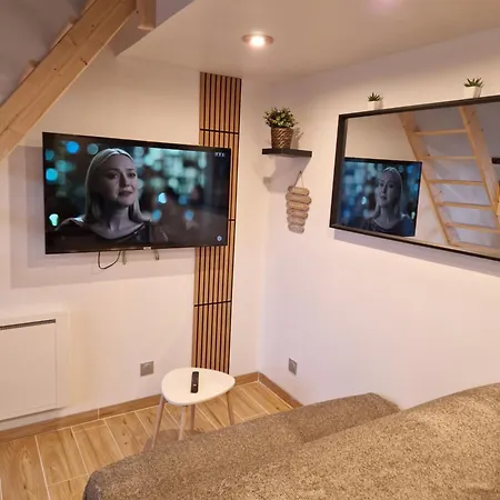 公寓 Petite Maisonnette A 350m De La *